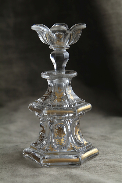 ヴィクトリアン　花のパフュームボトル　イギリス アンティークストリュフ