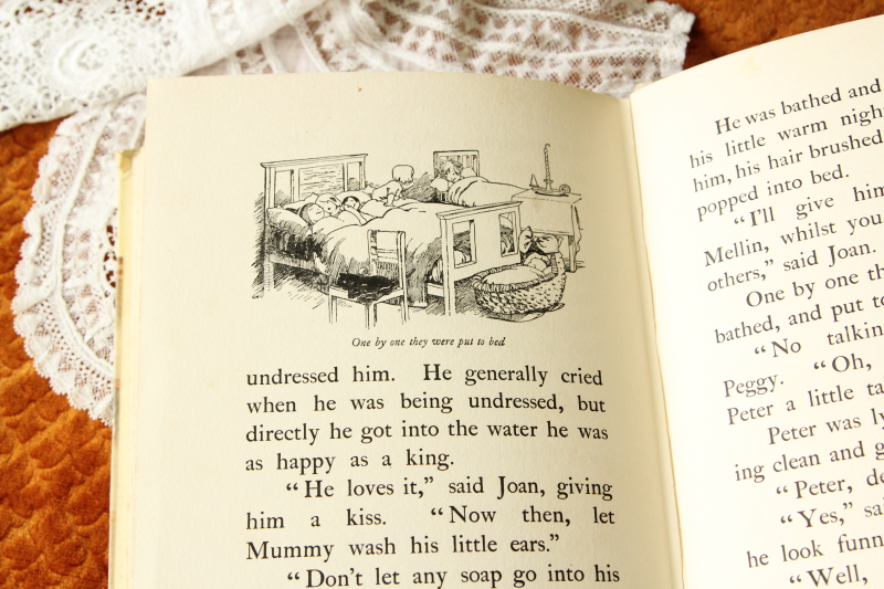 アンティークブック　児童書 peggyandjoan appleton cradoc イギリス　アップルトン