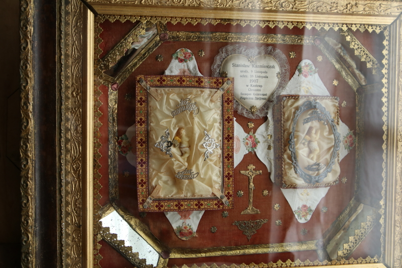 洗礼記念の天使のフレーム　ポーランド　クロスターアルバイテン　ウクライナ アンティークストリュフ 20251224