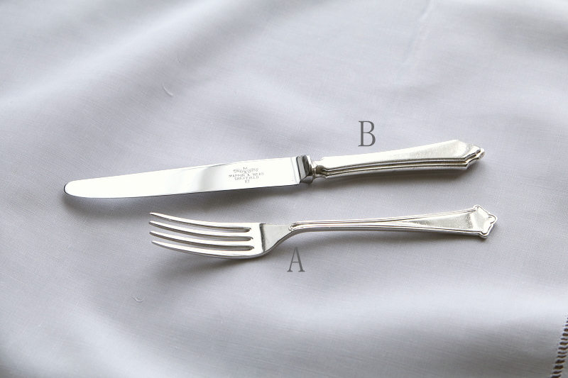 Elkingtonのテーブルフォーク　Mappin & Webbのテーブルナイフ　イギリス アンティークストリュフ