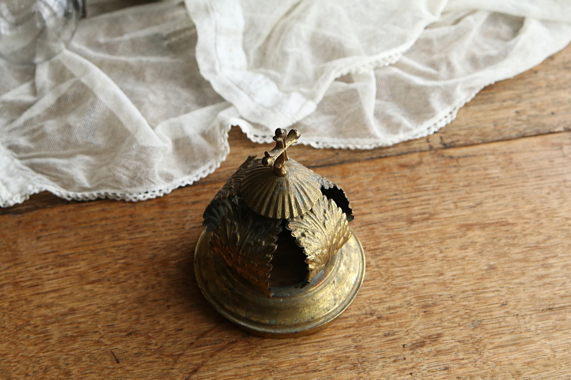 ブラスのランタントップ　フランス アンティークストリュフ 20251224
