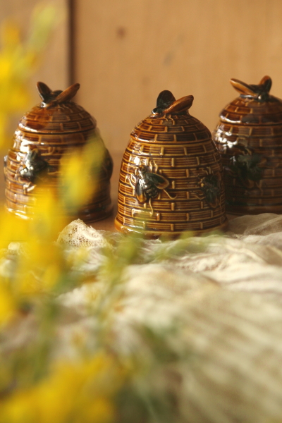 アンティーク陶器ハニーポット　ミツバチ　イギリス foreign