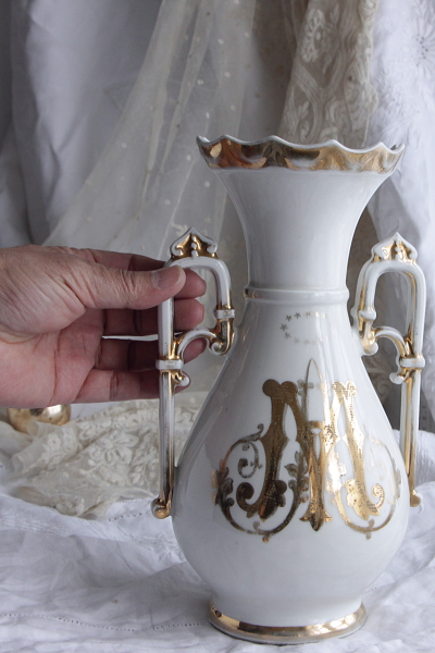 アンティークフラワーべース　ポーセリン白磁　金彩　聖母マリア　カトリック　フランス