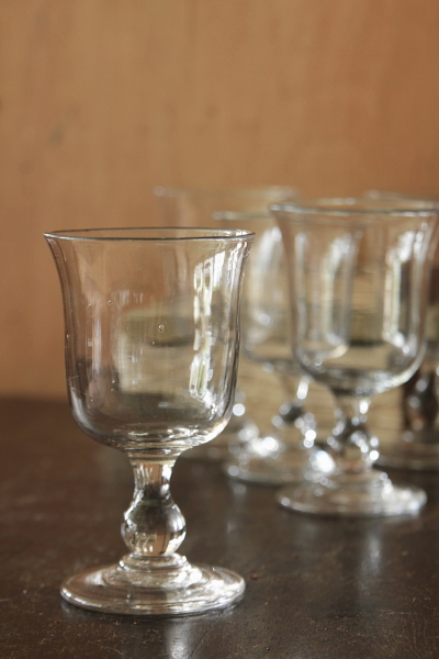 輝い フランスアンティーク クリスタルのワイングラス4客セット 手吹きガラス 雑貨
