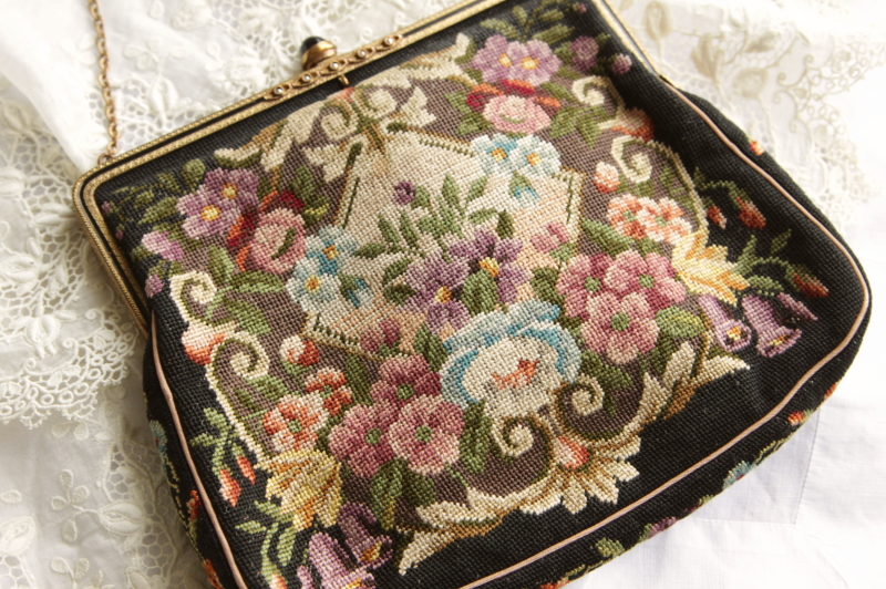 アンティークプチポワンバッグ　花の刺繍　イギリス