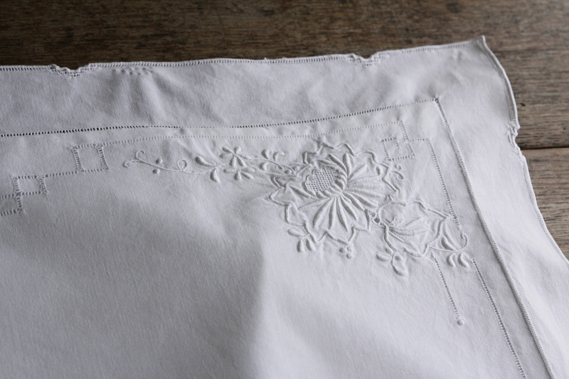 アンティークコットンピローケース　クッションカバー　花の刺繍　イギリス