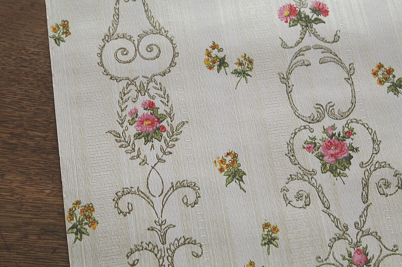 小薔薇のウォールペーパー　フランス　アンティークストリュフ 20250919