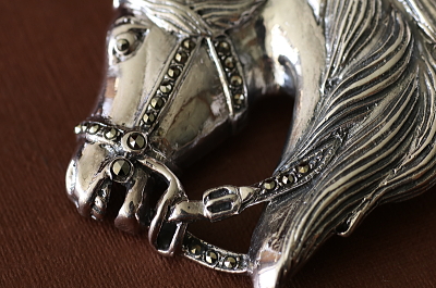 ホースヘッドシルバーブローチ　ヴィンテージ　ヨーロッパ アンティークストリュフ
