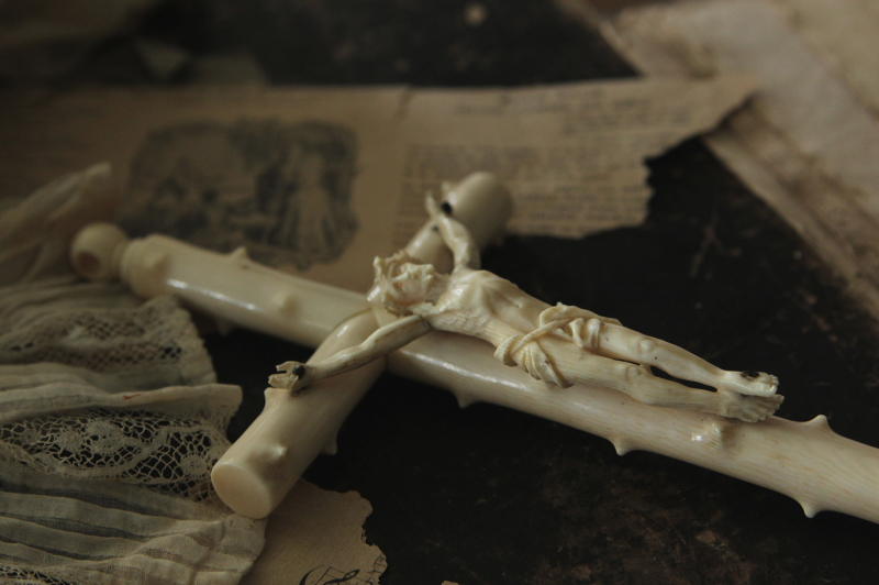 アンティークアイボリークロス　象牙の磔刑像　キリスト　フランス