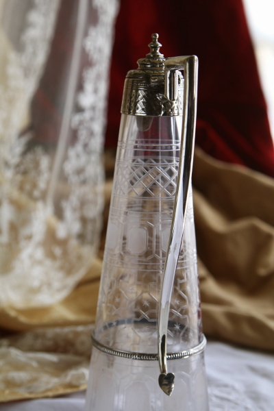 アンティーククラレットジャグ　エングレービング　ガラス酒器　イギリス
