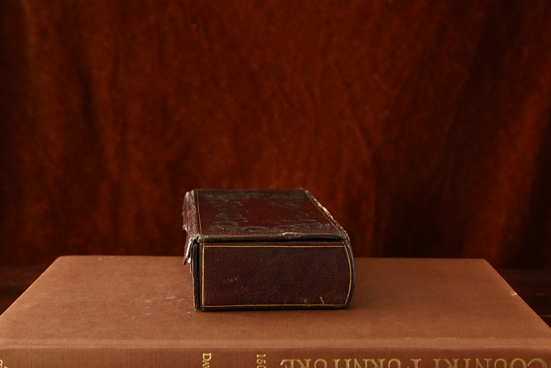 革表紙の裁縫セット　Lady's Companion　イギリス アンティークストリュフ