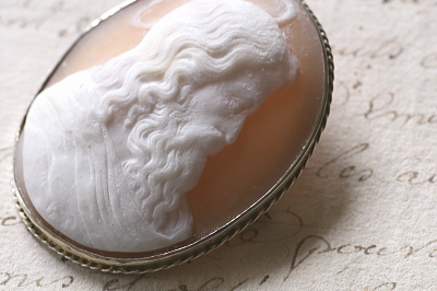イエス様のシェルカメオブローチ　イタリア　 アンティークストリュフ