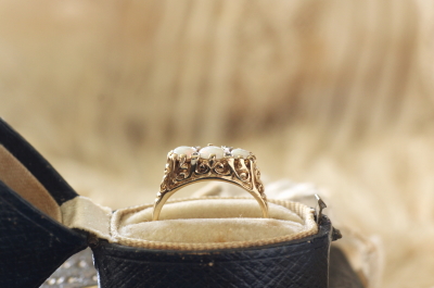 アンティークジュエリー　ヴィンテージリング　指輪　イギリス　オパール　ダイヤモンド　アクセサリー