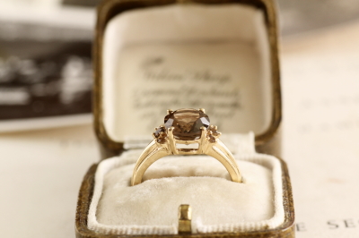 ヴィンテージスモーキークォーツリング　アンティークジュエリー　指輪　イギリス