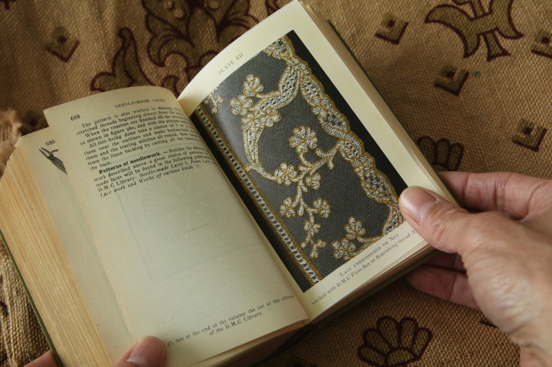 DMCの刺繍百科 ENCYCLOPEDIA　OF NEEDLEWORK　英語版　フランス