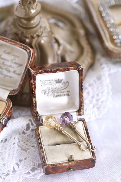 シトリンとアメシストのボタンフック　イギリス アンティークストリュフ 20251028