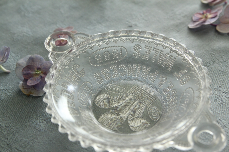 アンティークプレスガラスディッシュ　プリンス・オブ・ウェールズ　シルバーウエディング　エドワード7世　イギリス