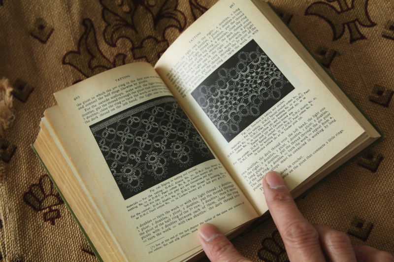 DMCの刺繍百科 ENCYCLOPEDIA　OF NEEDLEWORK　英語版　フランス