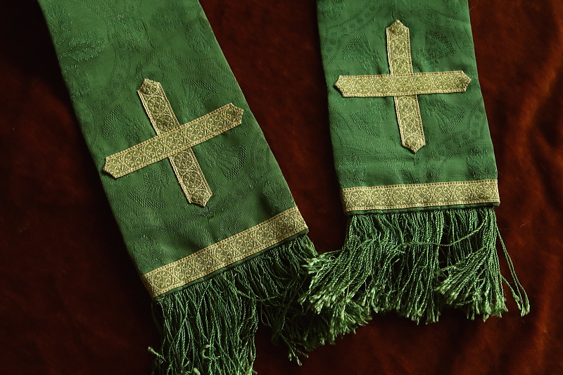 司祭の祭服　カトリック　アザミ　アンティークストリュフ