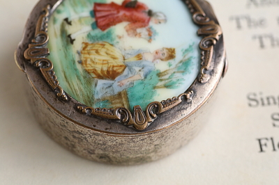 ロココのミニアチュール　パウダーケース　フランス　 アンティークストリュフ