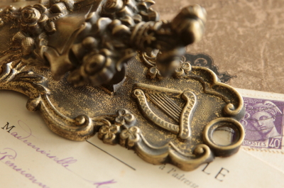 王冠付きクリッププリンスオブウェールズイギリスアンティーク