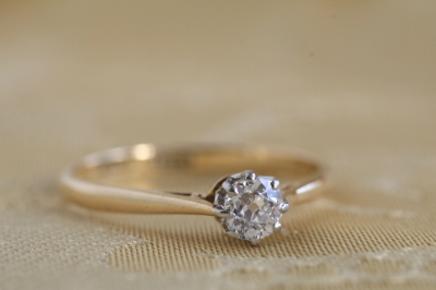 アンティークダイヤモンドソリテールリング　エンゲージ　指輪　ジュエリー　イギリス