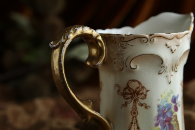 スミレとワスレナグサ　リボン飾りジャグ　イギリス アンティークストリュフ