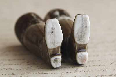ポーセリンの小さなブーツ　ドイツ　 アンティークストリュフ