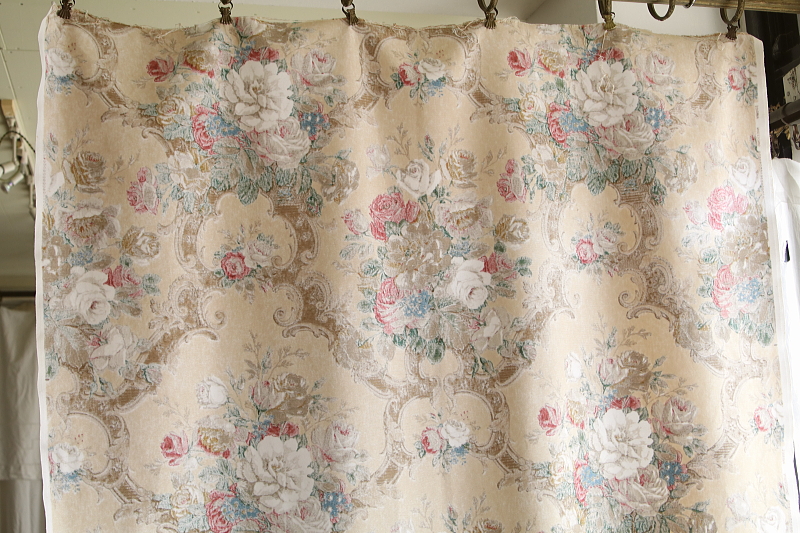 ヴィンテージプリントファブリック　ロココの薔薇　sanderson イギリス アンティークストリュフ