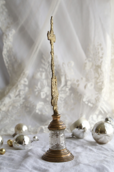 ガラス台の真鍮クロスオーナメント　天使　フランス アンティークストリュフ