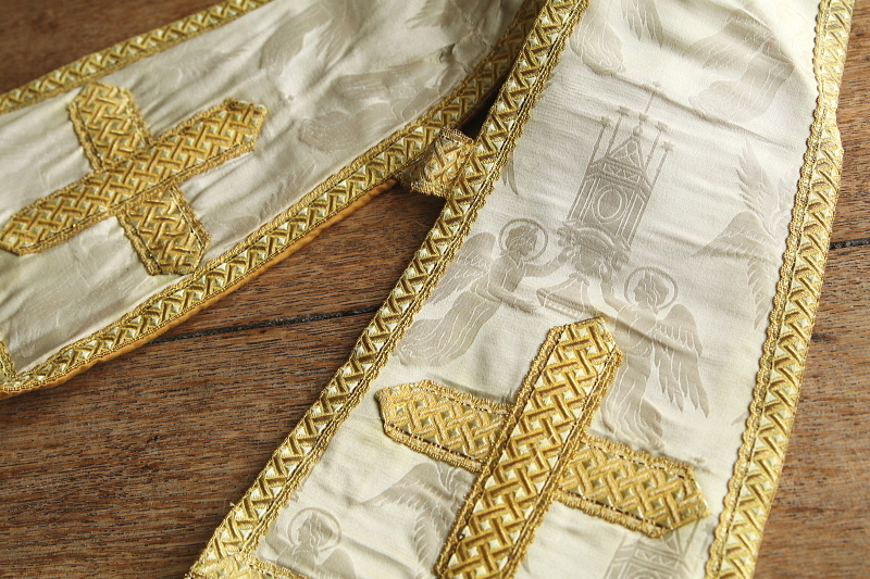 天子のシルクダマスクの聖衣　フランス アンティークストリュフ 20251224