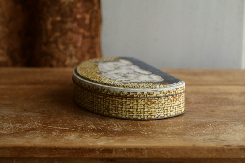 仔猫のビスケット缶　イギリス アンティークストリュフ