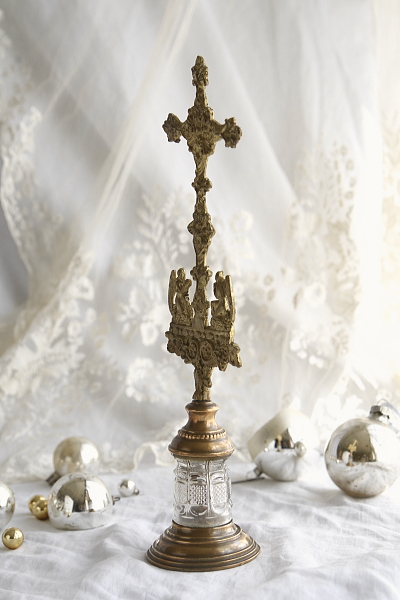 ガラス台の真鍮クロスオーナメント　天使　フランス アンティークストリュフ