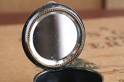 ロココのミニアチュール　パウダーケース　フランス　 アンティークストリュフ