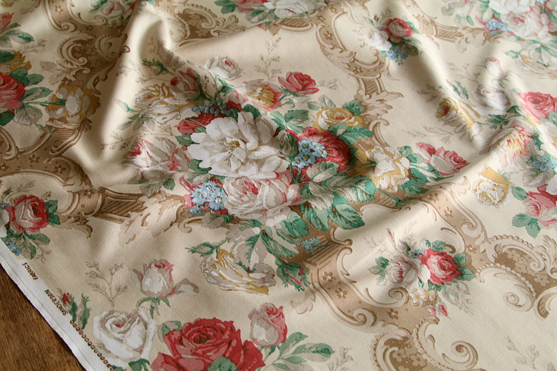 ヴィンテージプリントファブリック　ロココの薔薇　sanderson イギリス アンティークストリュフ