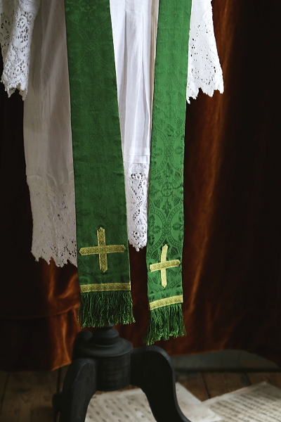 司祭の祭服　カトリック　アザミ　アンティークストリュフ