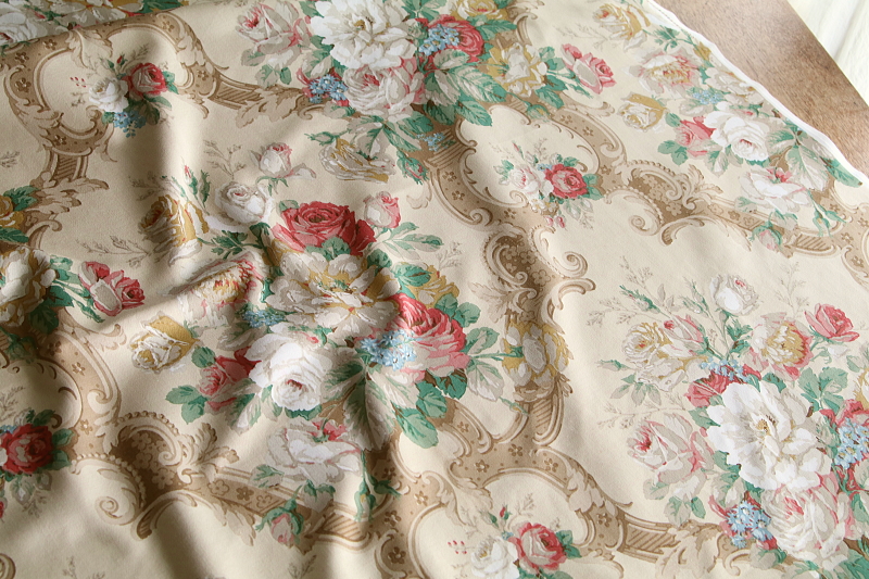 ヴィンテージプリントファブリック　ロココの薔薇　sanderson イギリス アンティークストリュフ