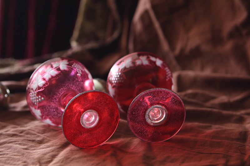 クランベリーグラスシャンパンソーサーペア　ヴィクトリアン　葡萄 アンティークストリュフ