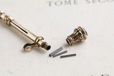 ヴィクトリアン　ミニチュアメカニカルペンシル　フォブシール　イギリス アンティークストリュフ