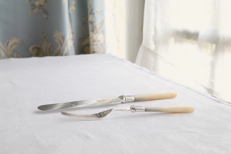 マザーオブパールハンドル　デザートナイフ&フォーク　ヴィクトリアン　イギリス アンティークストリュフ