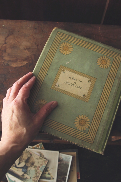アンティーク絵本　ケイト　グリーナウェイ kate　greenaway イギリス