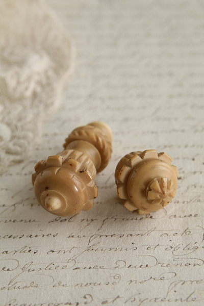 ベジタブルアイボリーニードルケース　ヴィクトリアン　イギリス アンティークストリュフ