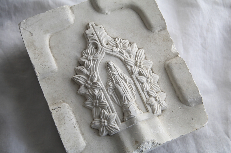 聖水盤の石膏型　聖母マリア　フランス　 アンティークストリュフ