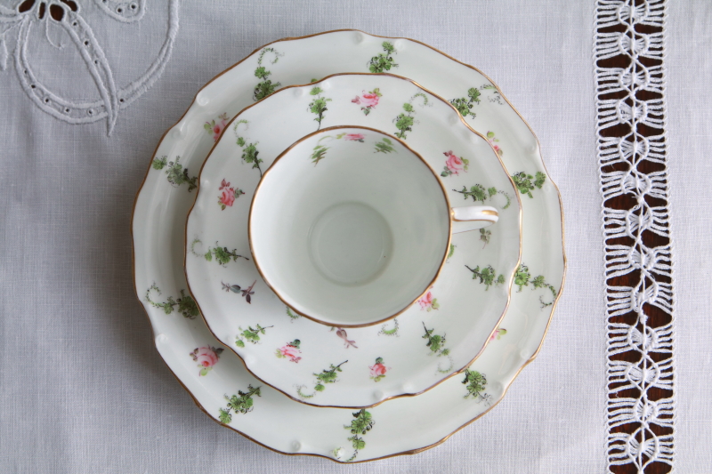 手描きの小薔薇のティートリオ　ロイヤルクラウンダービー　royalcrownderby イギリス　アンティークストリュフ