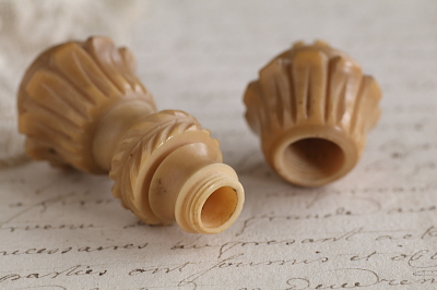 ベジタブルアイボリーニードルケース　ヴィクトリアン　イギリス アンティークストリュフ