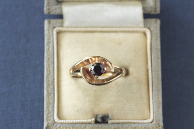 アンティークガーネットクロスオーバーリング　ヴィンテージジュエリー　指輪　イギリス