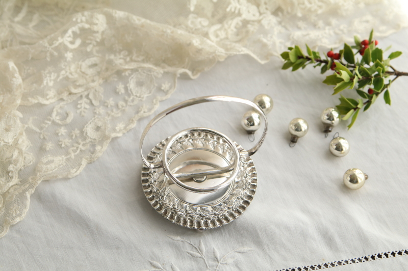 クランベリーガラスのソルトディッシュ　james deakin and sons マーブルパターン　イギリス アンティークストリュフ