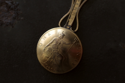 アンティーク　コイン　古銭　ヴィクトリア女王　ペニー硬貨　トレンチアート　イギリス