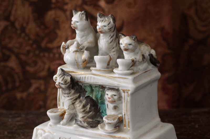 アンティークヴィクトリアンフェアリングス　猫のお茶会 five o'clock tea ドイツ