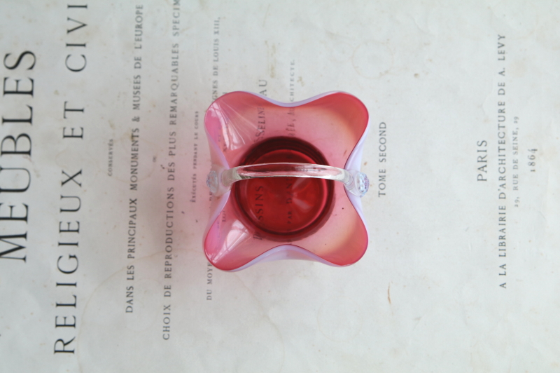 ヴィクトリアンクランベリーグラスバスケット　花器　イギリス